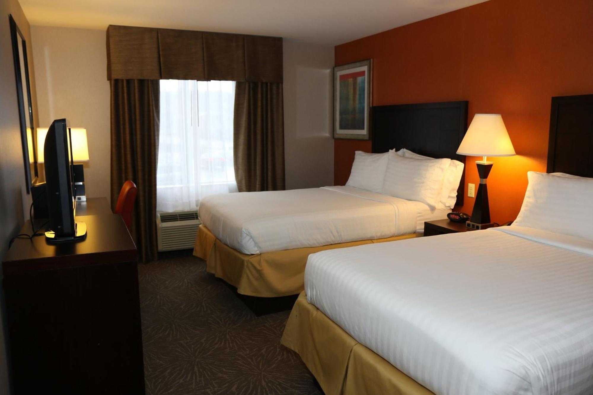 Express Pittsburgh - By Ihg