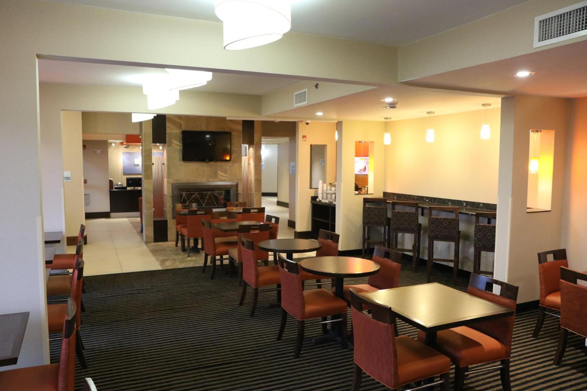 Express Pittsburgh - By Ihg